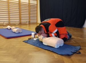 Podziękowania dla ratowników medycznych od uczniów Szkoły Podstawowej nr 2